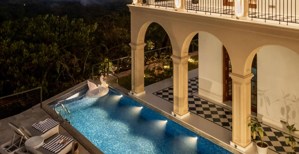 Sacri Borod Hill 6 - Night view of the villa